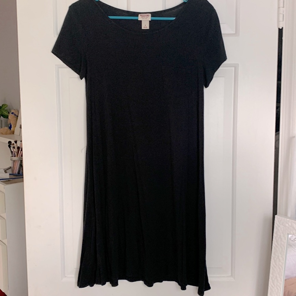 black tshirt dress